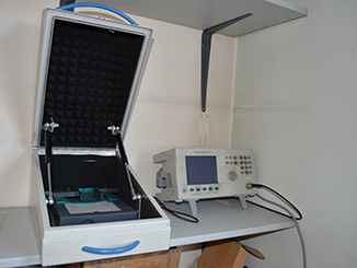 Работа с тестером GSM сетей WaveTek 4202S - позволяет измерять уровень сигнала сотовой сети в телефоне.